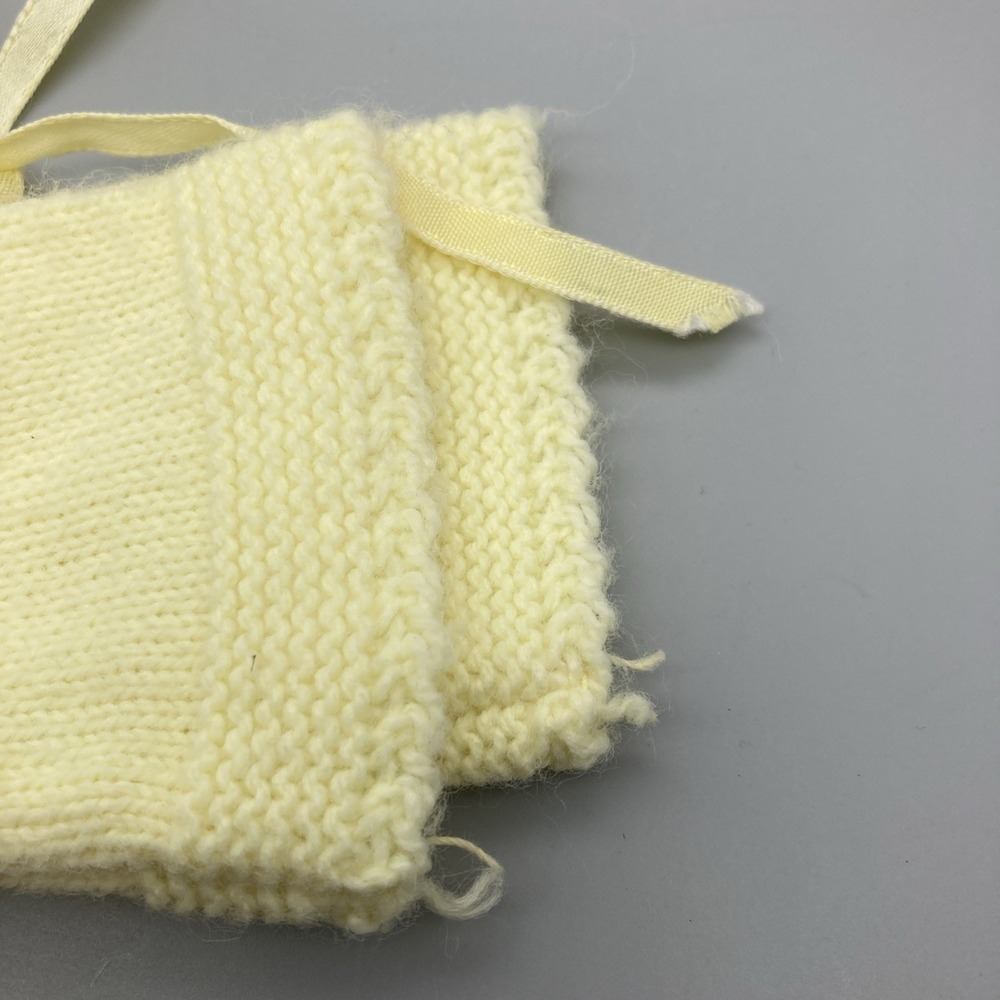 Hand Crocheted Yellow Baby Booties And Bonnet 0-6months - Picture 3 of 7